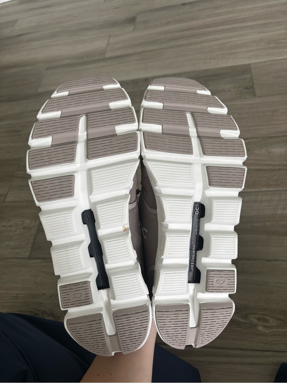 On Cloud trainers NWOT - Picture 4 of 6